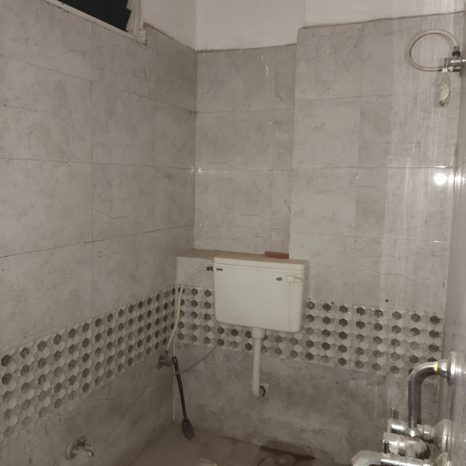 2 BHK apartment for sale, near Geetanjali Hospital