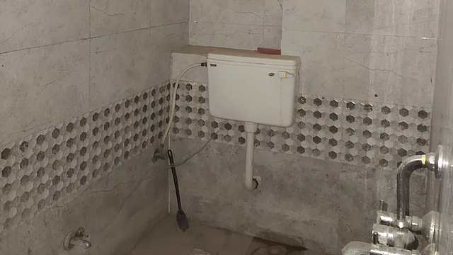 2 BHK apartment for sale, near Geetanjali Hospital