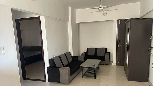 2 BHK apartment for rent at Kumkum Apartment, New Navratna Complex