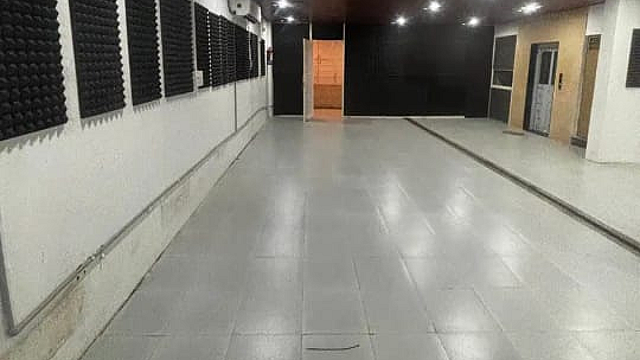 A commercial property with a 2000 sqft hall, located near Zudio Circle on 100 feet road in Sobhagpura
