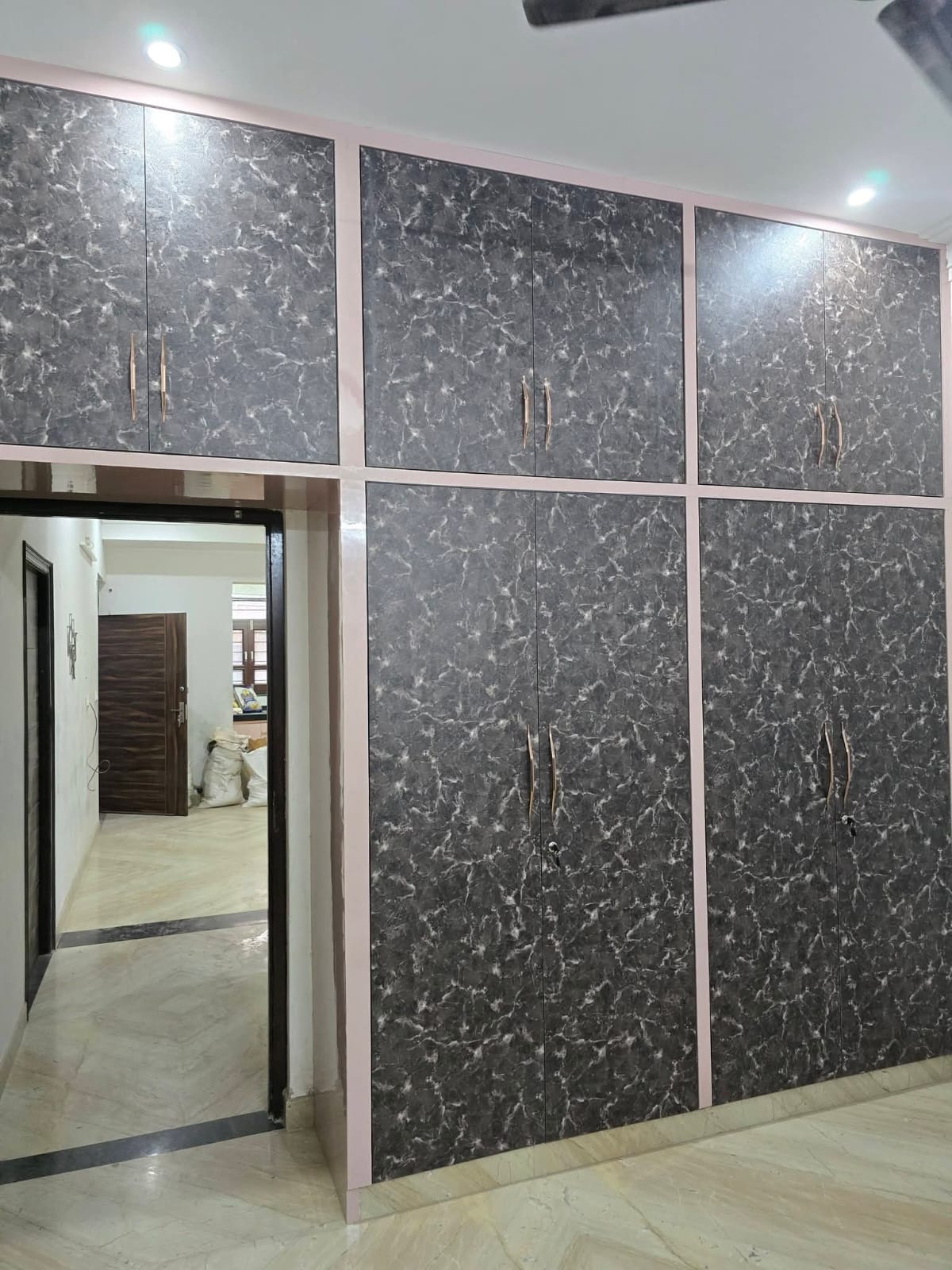 1 BHK apartment for rent near CA Circle, Sector-14